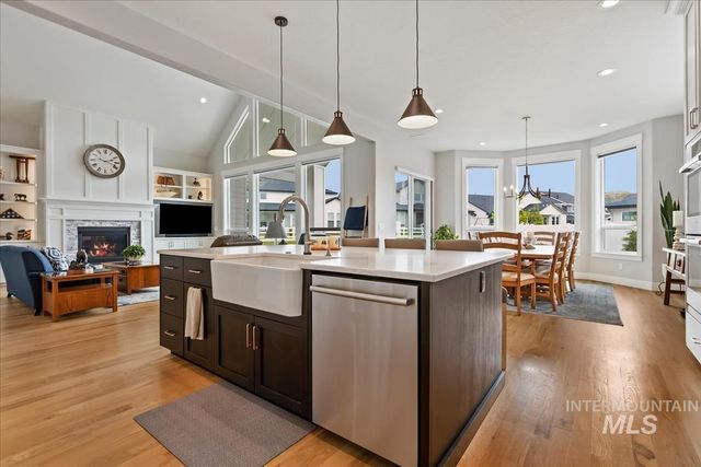 8253 W Brooks Dr, Boise, ID 83714