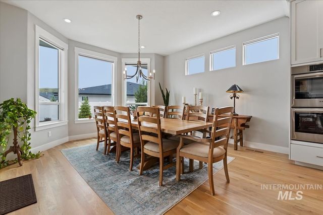 8253 W Brooks Dr, Boise, ID 83714