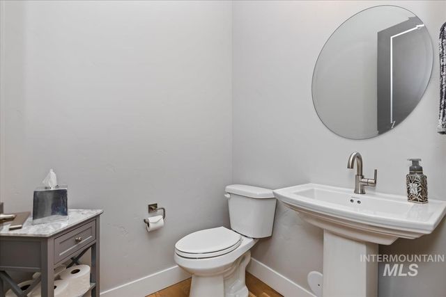 8253 W Brooks Dr, Boise, ID 83714