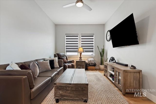 8253 W Brooks Dr, Boise, ID 83714