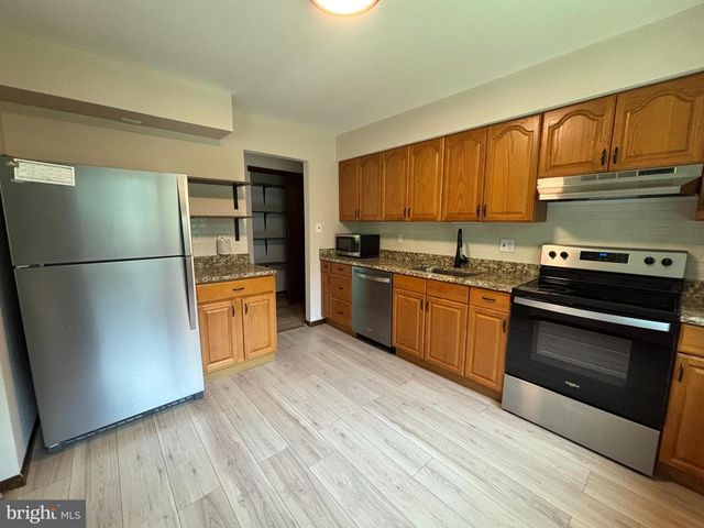 15 ELMWOOD DR, Tabernacle, NJ 08088