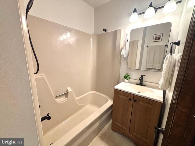 15 ELMWOOD DR, Tabernacle, NJ 08088