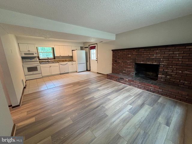 15 ELMWOOD DR, Tabernacle, NJ 08088