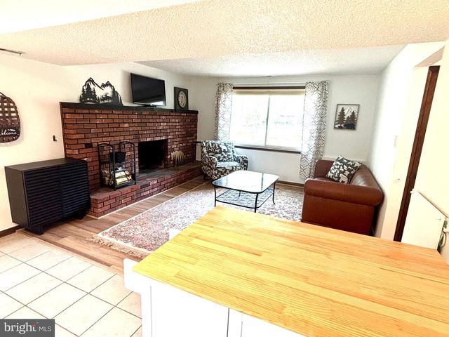 15 ELMWOOD DR, Tabernacle, NJ 08088