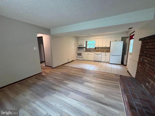 15 ELMWOOD DR, Tabernacle, NJ 08088