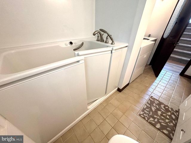 15 ELMWOOD DR, Tabernacle, NJ 08088