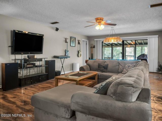 135 ASHLEY LAKE Drive, Melrose, FL 32666