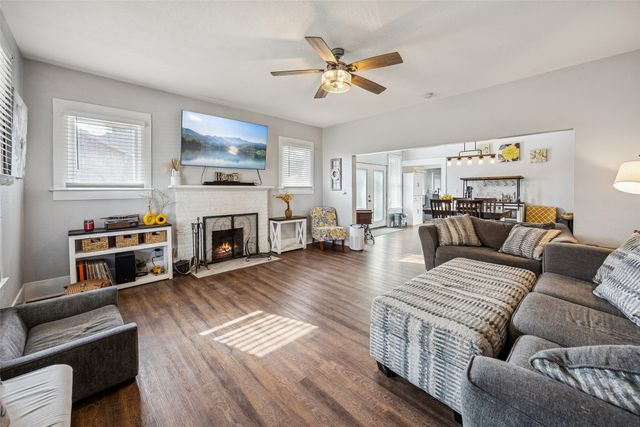 504 Featherston Street, Cleburne, TX 76033