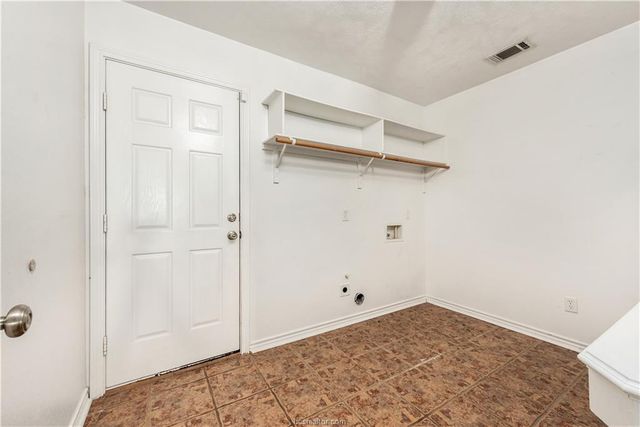 4009 Reatta Lane, College Station, TX 77845