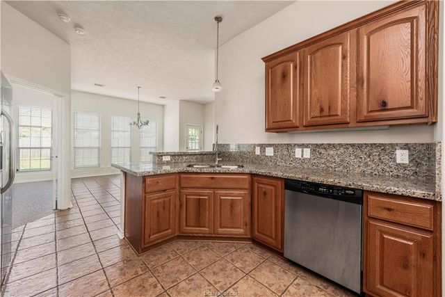 4009 Reatta Lane, College Station, TX 77845