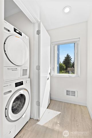 738 C N 92nd Street, Seattle, WA 98103