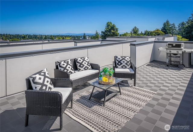 738 C N 92nd Street, Seattle, WA 98103