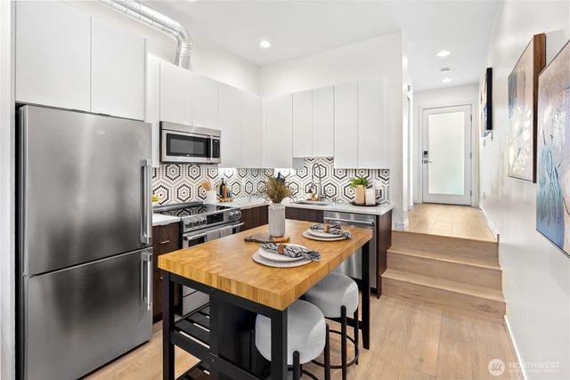 738 C N 92nd Street, Seattle, WA 98103