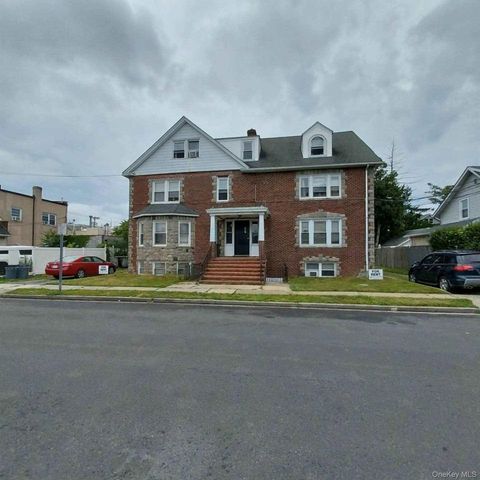 19 MADISON Avenue 1, Franklin Square, NY 11010