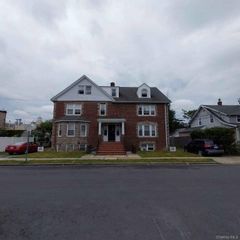19 MADISON Avenue 1, Franklin Square, NY 11010