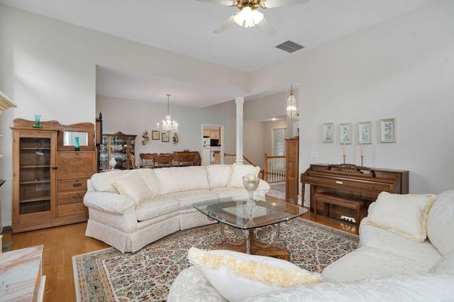 808 W Jackson Avenue, Nixa, MO 65714