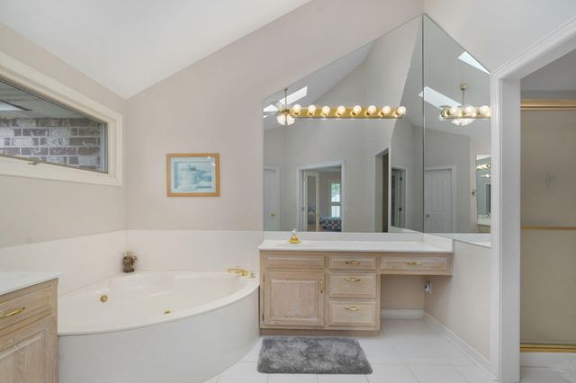 808 W Jackson Avenue, Nixa, MO 65714