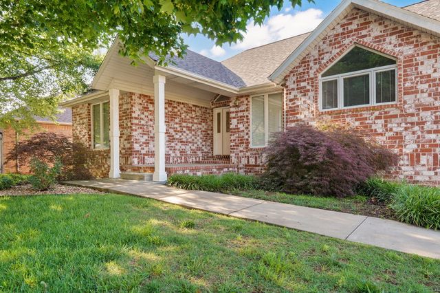 808 W Jackson Avenue, Nixa, MO 65714
