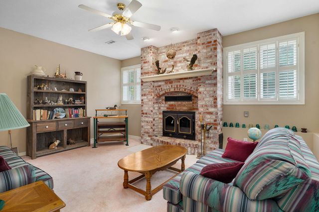 808 W Jackson Avenue, Nixa, MO 65714