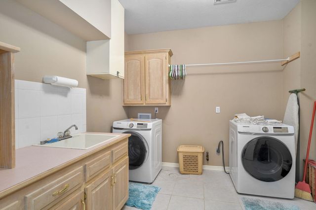 808 W Jackson Avenue, Nixa, MO 65714