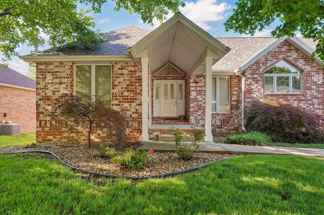 808 W Jackson Avenue, Nixa, MO 65714
