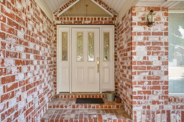 808 W Jackson Avenue, Nixa, MO 65714