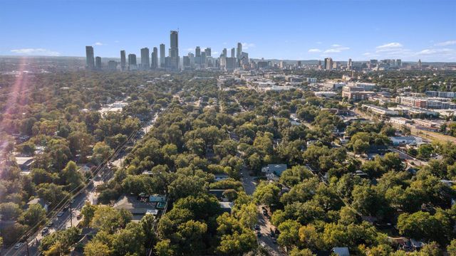 2703 E 3rd ST 2, Austin, TX 78702