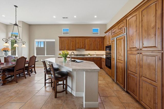 80140 ViA Tesoro, La Quinta, CA 92253