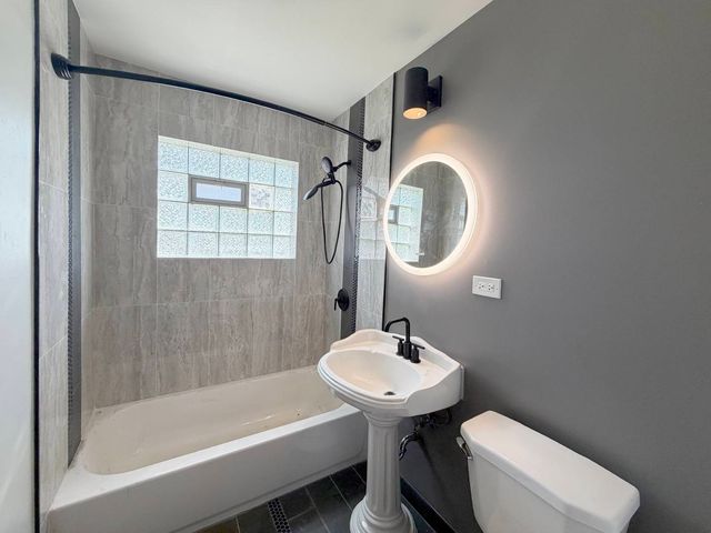 10122 S WALLACE Street, Chicago, IL 60628