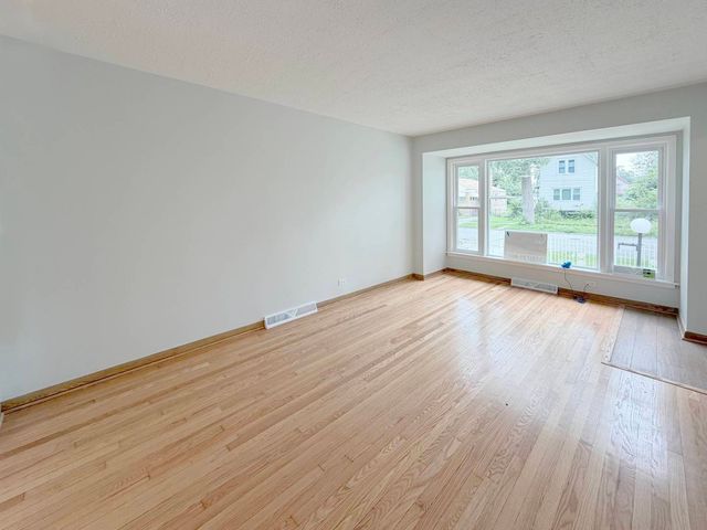 10122 S WALLACE Street, Chicago, IL 60628