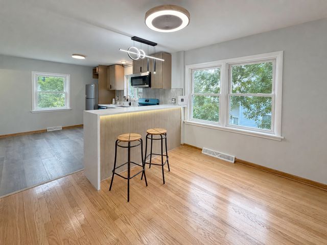 10122 S WALLACE Street, Chicago, IL 60628
