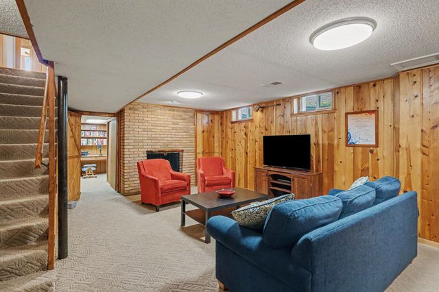 629 Saratoga Street S, Saint Paul, MN 55116