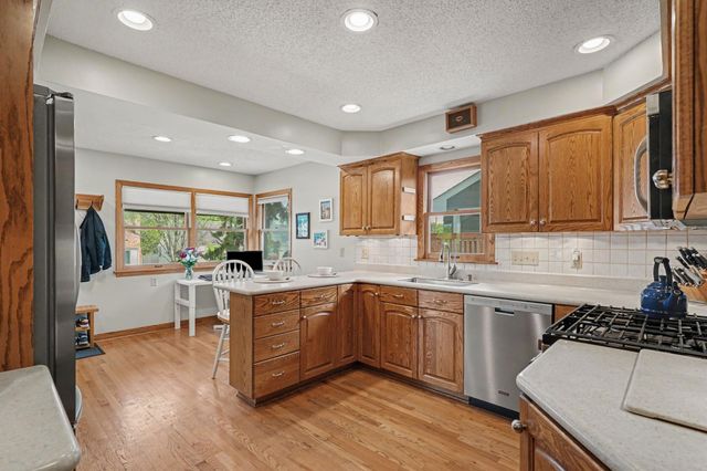 629 Saratoga Street S, Saint Paul, MN 55116