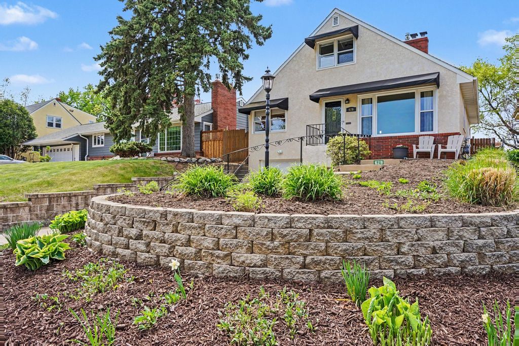 629 Saratoga Street S, Saint Paul, MN 55116
