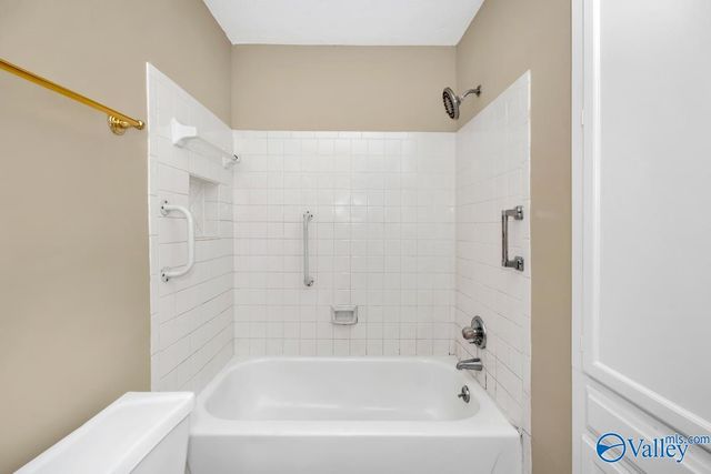 2048 Woodlawn Drive 2048, Huntsville, AL 35802