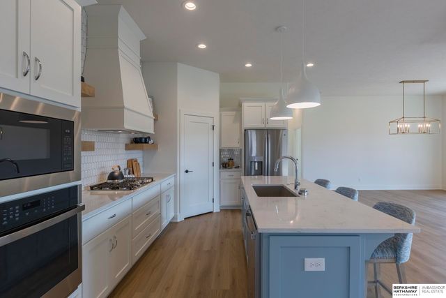 21404 Morning View Drive, Elkhorn, NE 68022