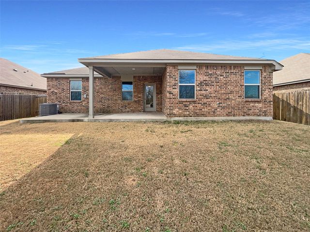 1532 Mackinac Drive, Crowley, TX 76036