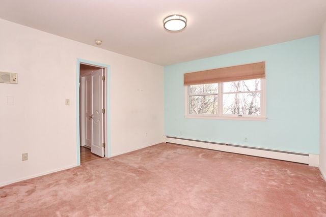 9 Oz Court, Spring Valley, NY 10977