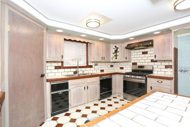 9 Oz Court, Spring Valley, NY 10977