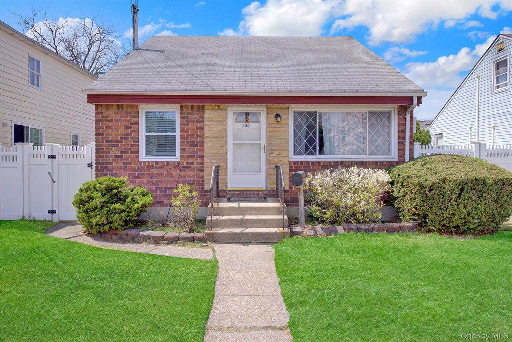 181 N 3rd Street, Bethpage, NY 11714