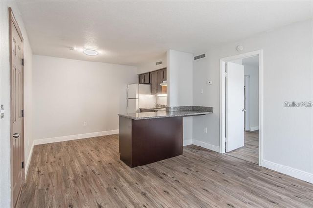 9013 WESTCHESTER CIRCLE 29 APT E, Tampa, FL 33604