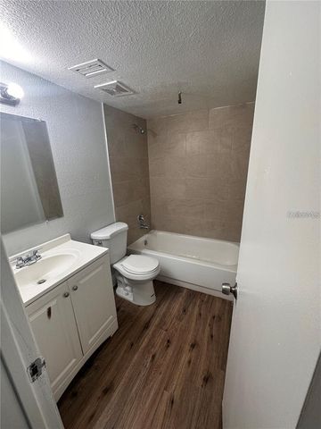 9013 WESTCHESTER CIRCLE 29 APT E, Tampa, FL 33604