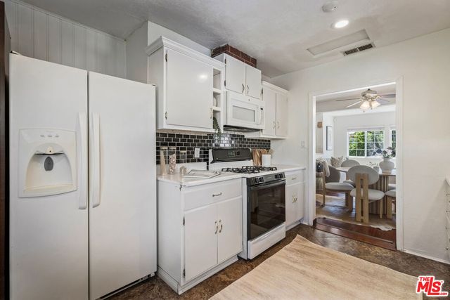 19345 Archwood Street, Los Angeles, CA 91335