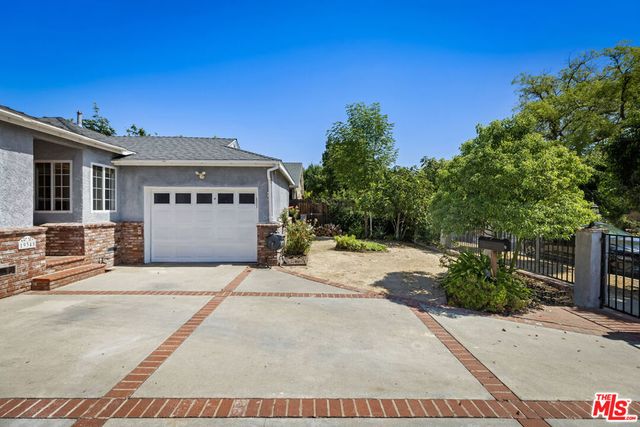19345 Archwood Street, Los Angeles, CA 91335