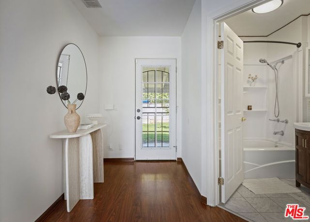19345 Archwood Street, Los Angeles, CA 91335