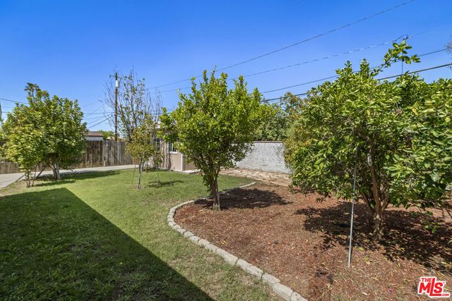19345 Archwood Street, Los Angeles, CA 91335