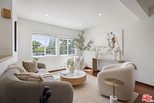 19345 Archwood Street, Los Angeles, CA 91335