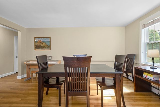 1 Ledgeville Ave, Foxboro, MA 02035