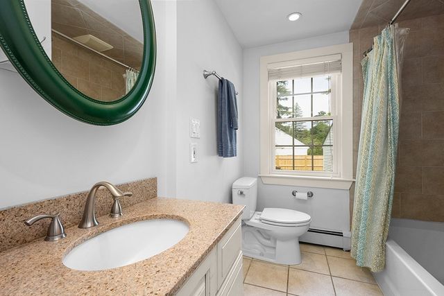 1 Ledgeville Ave, Foxboro, MA 02035