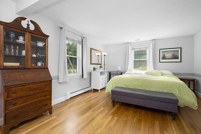 1 Ledgeville Ave, Foxboro, MA 02035